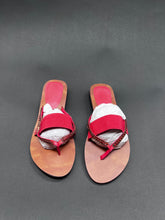 Load image into Gallery viewer, Flip Flops Crystal Red
