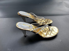 Load image into Gallery viewer, Gold Metallic sandels
