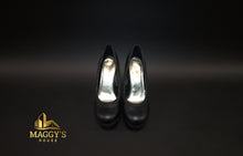 Load image into Gallery viewer, Baby Phat Black Pumps
